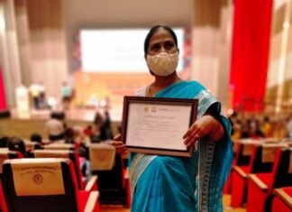 मीना दास व् सेवती साहू अंतर्राष्ट्रीय महिला दिवस पर हुई सम्मानित मीना दास व् सेवती साहू अंतर्राष्ट्रीय महिला दिवस पर हुई सम्मानित