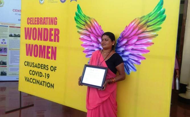 मीना दास व् सेवती साहू अंतर्राष्ट्रीय महिला दिवस पर हुई सम्मानित 