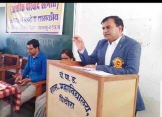 महिलाएं जागरूकता के अभाव में प्रताड़ना सहने को मजबूर है-अधिवक्ता बजरंग अग्रवाल महिलाएं जागरूकता के अभाव में प्रताड़ना सहने को मजबूर है-अधिवक्ता बजरंग अग्रवाल