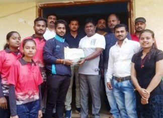 डिंडीगल तमिलनाडु में बेस्ट अप कमिंग अवार्ड से नवाजे खिलाड़ी को प्रकाश ने दी बधाई डिंडीगल तमिलनाडु में बेस्ट अप कमिंग अवार्ड से नवाजे खिलाड़ी को प्रकाश ने दी बधाई