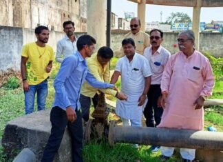 तीन समय पेयजल आपूर्ति का नपाध्यक्ष ने लिया जायजा तीन समय पेयजल आपूर्ति का नपाध्यक्ष ने लिया जायजा