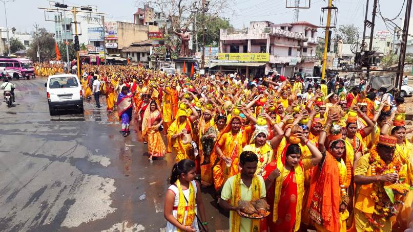 धूमधाम के साथ निकला भव्य कलश यात्रा स्वागत में उमड़ा जन समुह