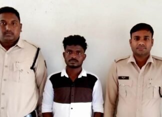 लूटपाट में शामिल फरार दूसरा आरोपी को पुलिस ने किया गिरफ्तार लूटपाट में शामिल दूसरा आरोपी को पुलिस ने किया गिरफ्तार