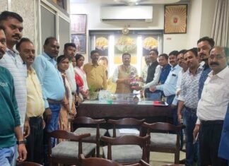 वन कर्मचारी संघ ने मांगों को लेकर संसदीय सचिव को सौंपा ज्ञापन वन कर्मचारियों ने मांगों को लेकर संसदीय सचिव को सौंपा ज्ञापन