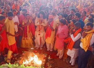 यज्ञ हवन-पूजन, कपिला तर्पण के साथ ही भागवत कथा का हुआ समापन यज्ञ हवन-पूजन, कपिला तर्पण के साथ ही भागवत कथा का हुआ समापन