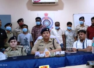 मामा ने भांजे से एक लाख दस हजार रुपए लुटे मामा सहित 03 आरोपी हुए गिरफ्तार मामा ने भांजे से एक लाख दस हजार रुपए लुटे मामा सहित 03 आरोपी हुए गिरफ्तार