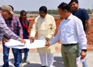 मां महामाया एयरपोर्ट के उन्नयन कार्य का निरीक्षण किया खाद्य मंत्री भगत ने मां महामाया एयरपोर्ट के उन्नयन कार्य का निरीक्षण किया खाद्य मंत्री भगत ने