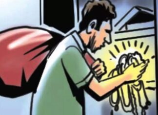 ईमलीभाठा इलाका में हुए चोरी का खुलासा,एक नाबालिक सहित दो गिरफ्तार ईमलीभाठा इलाका में हुए चोरी का खुलासा,एक नाबालिक सहित दो गिरफ्तार