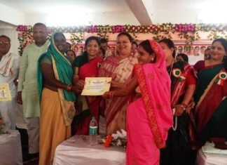 महिला सशक्तिकरण सम्मलेन में शिरकत हुई महिला बाल विकास मंत्री अनिला भेड़िया महिला सशक्तिकरण सम्मलेन में शिरकत हुई महिला बाल विकास मंत्री अनिला भेड़िया