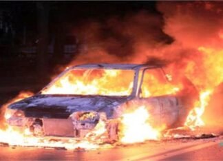 सिंगारपुर में दर्दनाक सड़क हादसा,कार में सवार पांच लोग जिंदा जले सिंगारपुर में दर्दनाक सड़क हादसा,कार में सवार पांच लोग जिंदा जले