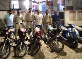 चोरी के 07 मोटर सायकल सहित एक आरोपी को पुलिस ने किया गिरफ्तार चोरी के 07 मोटर सायकल सहित एक आरोपी को पुलिस ने किया गिरफ्तार