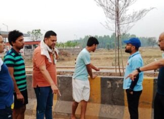 पर्यावरण प्रेमी दिनेश को मिला कलेक्टर से सहयोग का आश्वासन पर्यावरण प्रेमी दिनेश को मिला कलेक्टर से सहयोग का आश्वासन