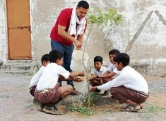 मिशन 90 डेज के तहत तीसरे व् चौथे दिन विभिन्न स्थानों लगे पौधे हुए सिंचित मिशन 90 डेज के तहत तीसरे व् चौथे दिन विभिन्न स्थानों लगे पौधे हुए सिंचित