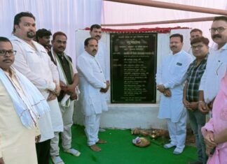 तीन करोड़ 19 लाख की लागत से बनेगा पुल लोहारडीह व् बंजारी के बीच कोडार नाला में तीन करोड़ 19 लाख की लागत से बनेगा पुल लोहारडीह व् बंजारी के बीच कोडार नाला में