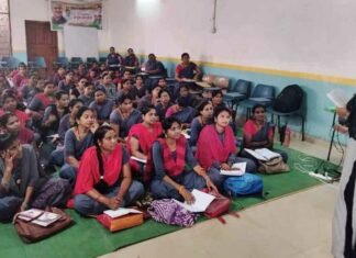 सामुदायिक स्वीकार्यता व् जीवन मे ख़ुश रहने की तकनीक सीखी आंगनबाड़ी कार्यकर्ताओं ने सामुदायिक स्वीकार्यता व् जीवन मे ख़ुश रहने की तकनीक सीखी आंगनबाड़ी कार्यकर्ताओं ने