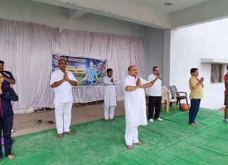 गुड़मॉर्निंग बलौदाबाजार में जूम्बा, योगा एवं खेलों की रही धूम गुड़मॉर्निंग बलौदाबाजार में जूम्बा, योगा एवं खेलों की रही धूम