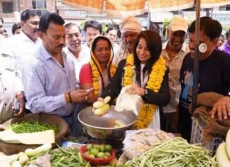 सिविल जज में चयनित होने वाली अंकिता से जल संसाधन मंत्री सिलावट ने की मुलाकात सिविल जज की परीक्षा पास करने वाली अंकिता से जल संसाधन मंत्री ने की मुलाकात