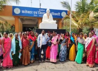 60 वर्षो में नही बन पाया ग्राम अरंड में पक्का सड़क,महिलाओं ने जनदर्शन में कलेक्टर को दिया पत्र 60 वर्षो में नही बन पाया ग्राम अरंड में पक्का सड़क