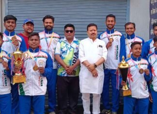 गोल्ड मेडल जीतने वाले खिलाड़ियों ने संसदीय सचिव विनोद से की मुलाकात गोल्ड मेडल जीतने वाले खिलाड़ियों ने संसदीय सचिव विनोद से की मुलाकात