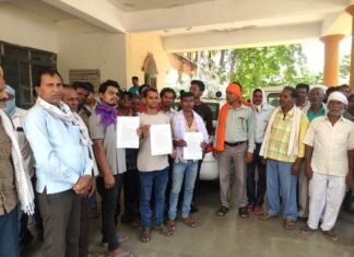 खुटेरी सरपंच की शिकायत की ग्रामीणों ने जन चौपाल में खुटेरी सरपंच की शिकायत की ग्रामीणों ने जन चौपाल में