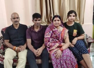 तेजस्वी सिंह ठाकुर का लेफ्टिनेंट के पद पर हुआ चयन प्रदेश व् नगर का बढाया मान तेजस्वी सिंह ठाकुर का लेफ्टिनेंट के पद पर हुआ चयन प्रदेश व् नगर बढाया मान