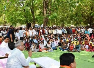 ग्राम कुदरगढ़ पहुचें मुख्यमंत्री बघेल भेंट-मुलाकात अभियान के तहत ग्राम कुदरगढ़ पहुचें मुख्यमंत्री बघेल भेंट-मुलाकात अभियान के तहत