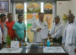 धीवर समाज के भवन में पांच लाख की लागत से बनेगा शेड धीवर समाज के भवन में पांच लाख की लागत से बनेगा शेड