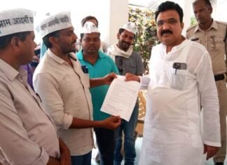 हसदेव अरण्य को बचाने आम आदमी ने की आवाज़ बुलन्द,खल्लारी विधायक से माँगा जवाब हसदेव अरण्य को बचाने "आप" ने की आवाज़ बुलन्द,खल्लारी विधायक से माँगा जवाब