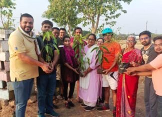 पर्यावरण मित्र, सामाजिक संस्था व् बच्चों ने विश्व पर्यावरण दिवस में पौधरोपण के साथ किया स्वच्छता कार्य पर्यावरण मित्र, सामाजिक संस्था व् बच्चों ने विश्व पर्यावरण दिवस
