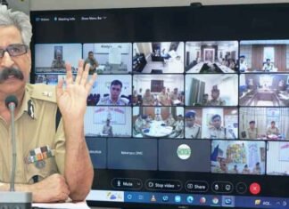प्रदेश की कानून व्यवस्था व् अपराध पर नियंत्रण की समीक्षा की पुलिस महानिदेशक ने