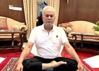 अंतर्राष्ट्रीय योग दिवस पर नई दिल्ली स्थित 36गढ़ सदन में योगाभ्यास किया CM ने अंतर्राष्ट्रीय योग दिवस पर नई दिल्ली स्थित 36गढ़ सदन में योगाभ्यास किया CM ने