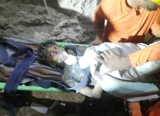 मुख्यमंत्री से मिलकर राहुल की माँ हुईं भावुक, बोलीं आपकी टीम ने पत्थरों को चीरकर मेरे बेटे को दिया नया जीवन..आप मेरे लिए भगवान मुख्यमंत्री भूपेश बघेल से मिलकर राहुल की माँ हुईं भावुक