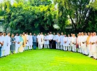 गुजरात मॉडल का सच जनता को दिखाएंगे व् जुमले वाली सरकार को हटाएंगे-मंत्री अमरजीत भगत गुजरात मॉडल का सच जनता को दिखाएंगे व् जुमले वाली सरकार को हटाएंगे-मंत्री अमरजीत भगत