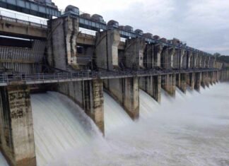 अत्याधिक वर्षा होने पर गंगरेल बांध के खोले गए 14 गेट अत्यधिक वर्षा होने पर गंगरेल बांध के खोले गए 14 गेट