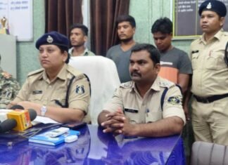 पुरानी रंजिश को लेकर मेला देखने के लिए जा रहे एक युवक की चाकू मारकर हत्या,पुलिस ने 03 लोगों को किया गिरफ्तार पुरानी रंजिश को लेकर मेला देखने के लिए जा रहे एक युवक की चाकू मारकर हत्या