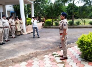 SP पटेल की अभिनव पहल ड्यूटी शुरू करने से पहले करेंगे “अरपा पैरी के धार का गायन SP पटेल की अभिनव पहल ड्यूटी शुरू करने से पहले करेंगे "अरपा पैरी के धार का गायन