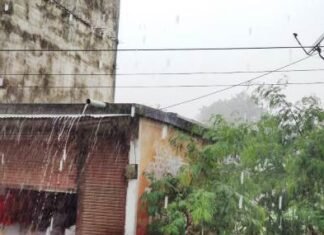 36गढ़ के कई ज़िलों मे अगले 24 घंटो के दौरान भारी बारिश होने की सम्भावना 36गढ़ के कई ज़िलों अगले 24 घंटो के दौरान भारी बारिश होने की सम्भावना