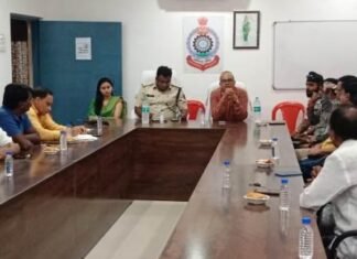 SP पटेल ने नवरात्रि व गरबा आयोजन समितियों की ली बैठक SP पटेल ने नवरात्रि व गरबा आयोजन समितियों की ली बैठक