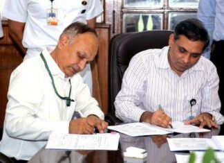 रक्षा मंत्रालय ने ब्रह्मोस मिसाइल के लिए BAPL के साथ अनुबंध पर किए हस्ताक्षर रक्षा मंत्रालय ने ब्रह्मोस मिसाइल के लिए BAPL के साथ अनुबंध पर किए हस्ताक्षर