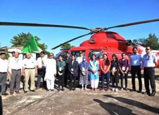 प्रदेश में पहली बार कक्षा 10वीं व12वीं के मेधावी बच्चों को अनूठे अंदाज में सम्मानित किया गया प्रदेश में पहली बार कक्षा 10वीं व12वीं के मेधावी बच्चों को अनूठे अंदाज में सम्मानित किया गया