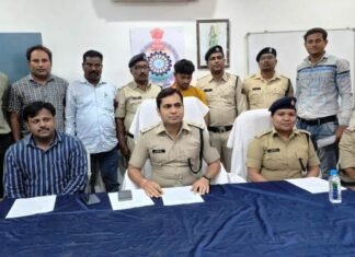 पति ने ही चरित्र शंका के आधार पर पत्नि को खल्लारी पहाड़ के उपर से दिया था धक्का पति ने ही चरित्र शंका के आधार पर पत्नि को खल्लारी पहाड़ से दिया था धक्का