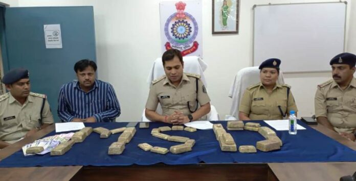 चांदी के अवैध तस्करी मामले में तीन अंतर्राज्यीय आरोपी से 62 किलो चांदी जप्त
