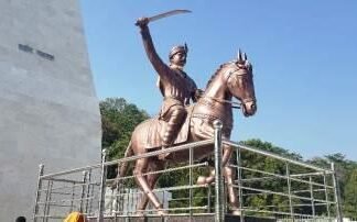 सोनाखान मे होने वाले शहादत दिवस समारोह की तैयारी का जायजा लेने पहुँचे कलेक्टर सोनाखान मे होने वाले शहादत दिवस की तैयारी का जायजा लेने पहुँचे कलेक्टर