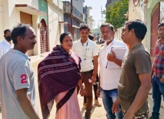 वार्ड 9 व 11 का किया गया भ्रमण नगर सरकार तुंहर द्वार के पांचवें दिन वार्ड 9 व 11 का किया गया भ्रमण नगर सरकार तुंहर द्वार के पांचवें दिन