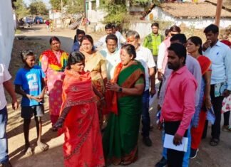 नगर सरकार तुंहर द्वार के चौथे दिन वार्ड 7 व 8 का किया भ्रमण नपाध्यक्ष ने नगर सरकार तुंहर द्वार के चौथे दिन वार्ड 7 व 8 का किया भ्रमण नपाध्यक्ष ने