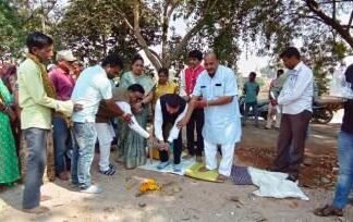 शीतला मंदिर के पास बनेगा सामुदायिक भवन संसदीय सचिव व नपाध्यक्ष ने किया भूमि पूजन शीतला मंदिर के पास बनेगा सामुदायिक भवन