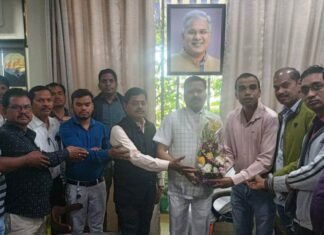 अब तक स्थाई बिजली कनेक्शन नहीं मिला श्रीराम वाटिका के नागरिकों को अब तक स्थाई बिजली कनेक्शन नहीं मिला श्रीराम वाटिका के नागरिकों को