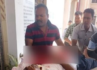 मुख्यमंत्री नवीन पटनायक ने स्वास्थ्य मंत्री पर गोली चलाने की घटना पर की कड़ी निंदा CM पटनायक ने स्वास्थ्य मंत्री पर गोली चलाने की घटना पर की कड़ी निंदा