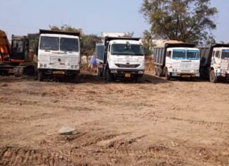 दो दिनों में 10 हाइवा सहित 1 चैन माउंटेड जब्त अवैध रेत परिवहन पर प्रशासन ने की कार्रवाई दो दिनों में 10 हाइवा सहित 1 चैन माउंटेड जब्त