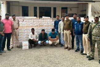 गोवा की 170 पेटी शराब की तस्करी करते 03 आरोपी को पुलिस ने किया गिरफ्तार गोवा की 170 पेटी शराब की तस्करी करते 03 आरोपी गिरफ्तार